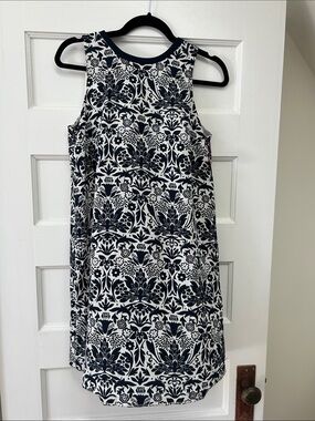 Loft Size Small Petite Navy and White Floral Sleeveless Shift Dress